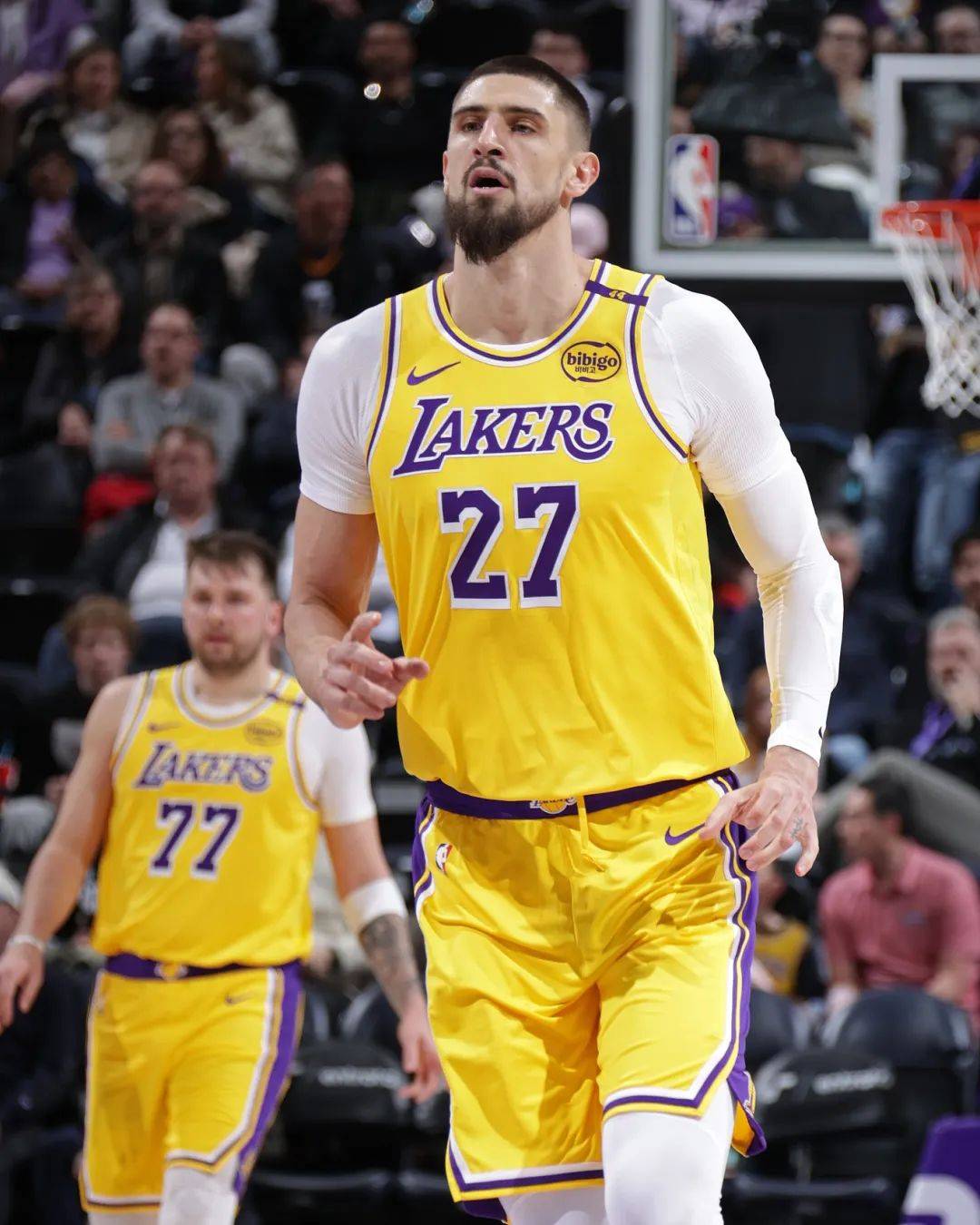 湖人王牌球员创赛季得分新高，媒体热捧，男人非常经济因为.