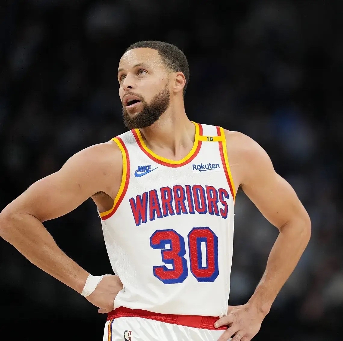 库里在G2比赛中重要助攻，败北引发热议！九游游戏社区交流